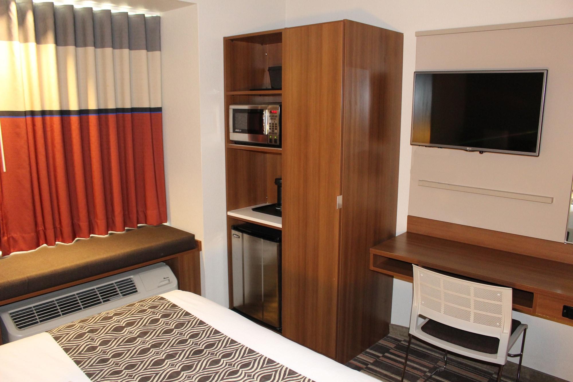 Hotel Microtel & By Wyndham 3*