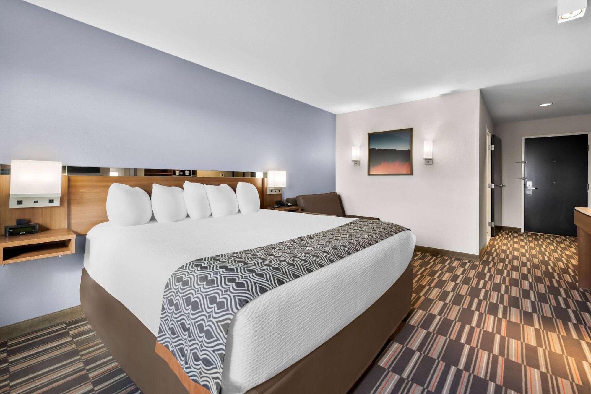 Hotel Microtel & By Wyndham