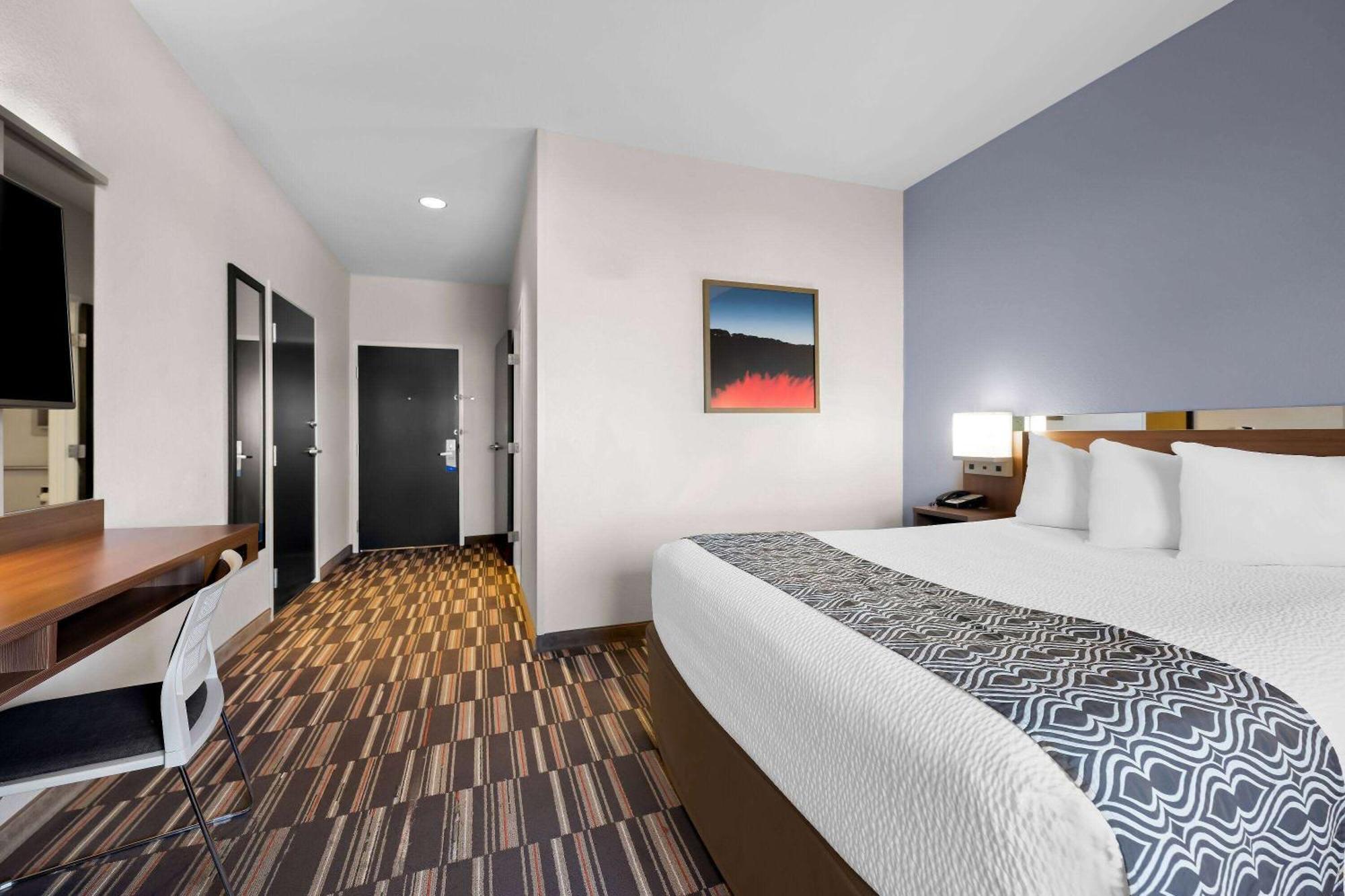Microtel & By Wyndham Hotel