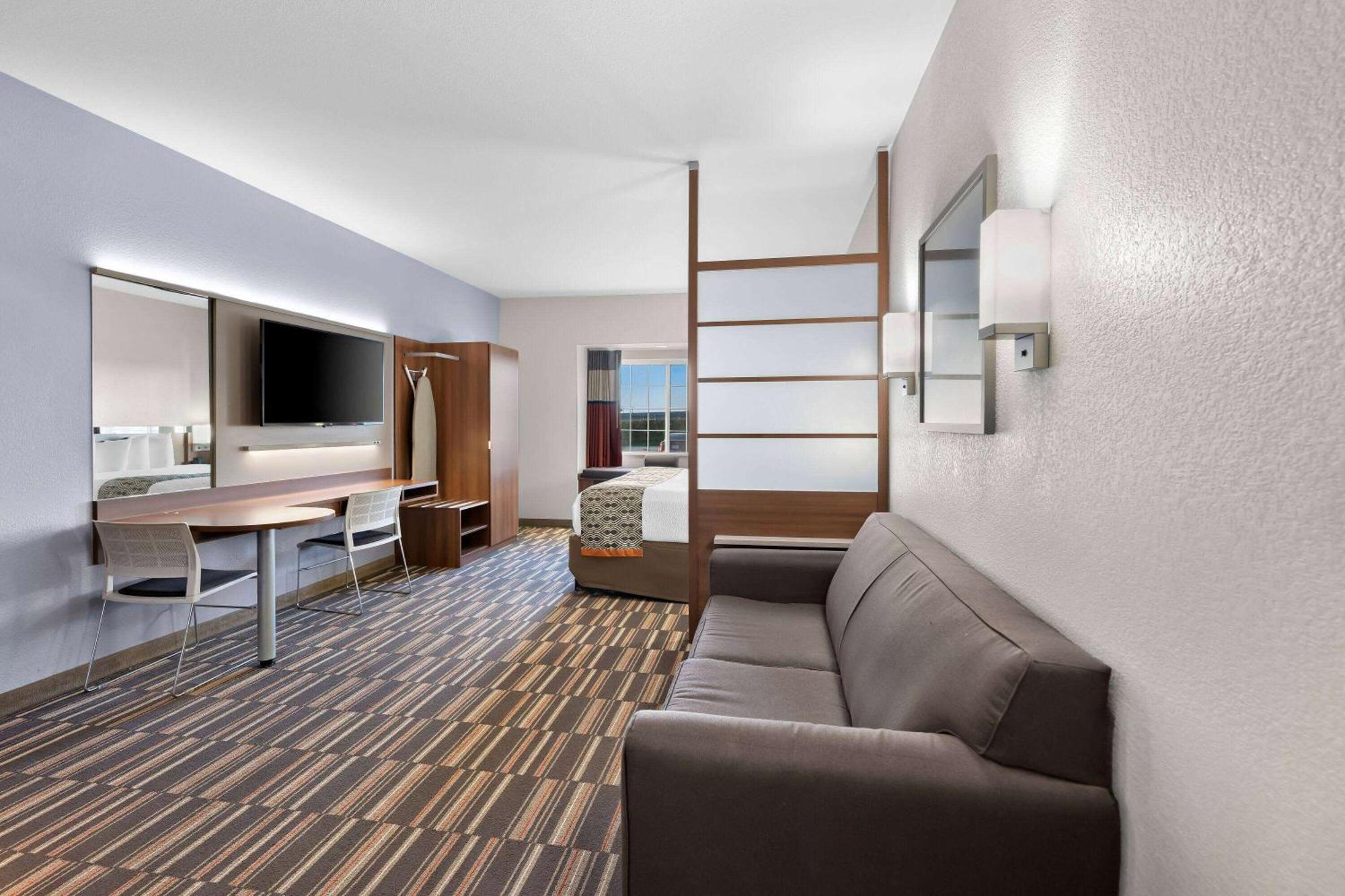 Microtel & By Wyndham Hotel 3*