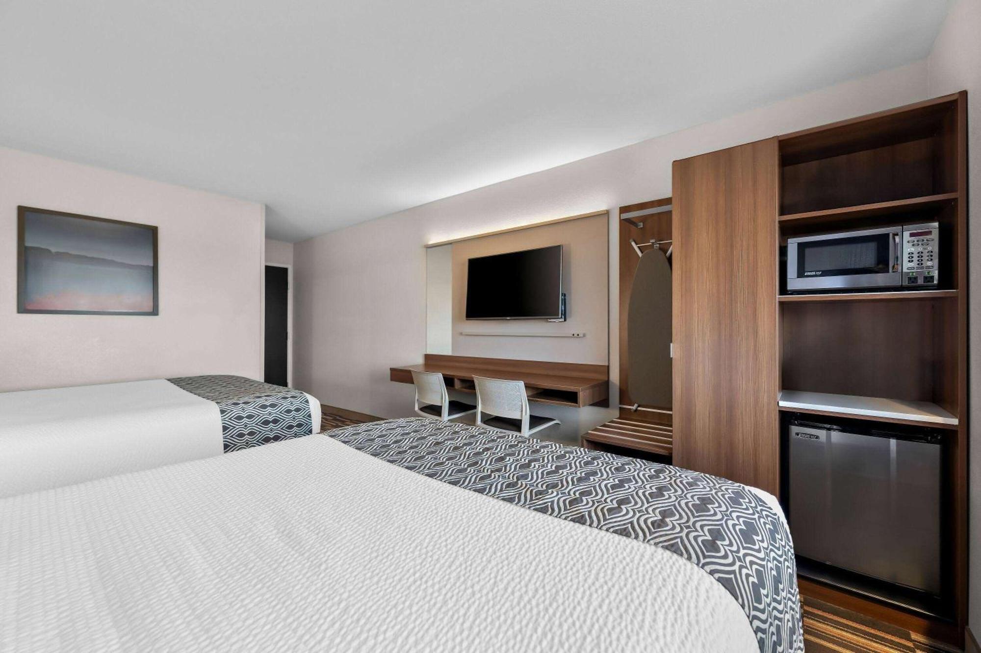 Microtel & By Wyndham Sweetwater