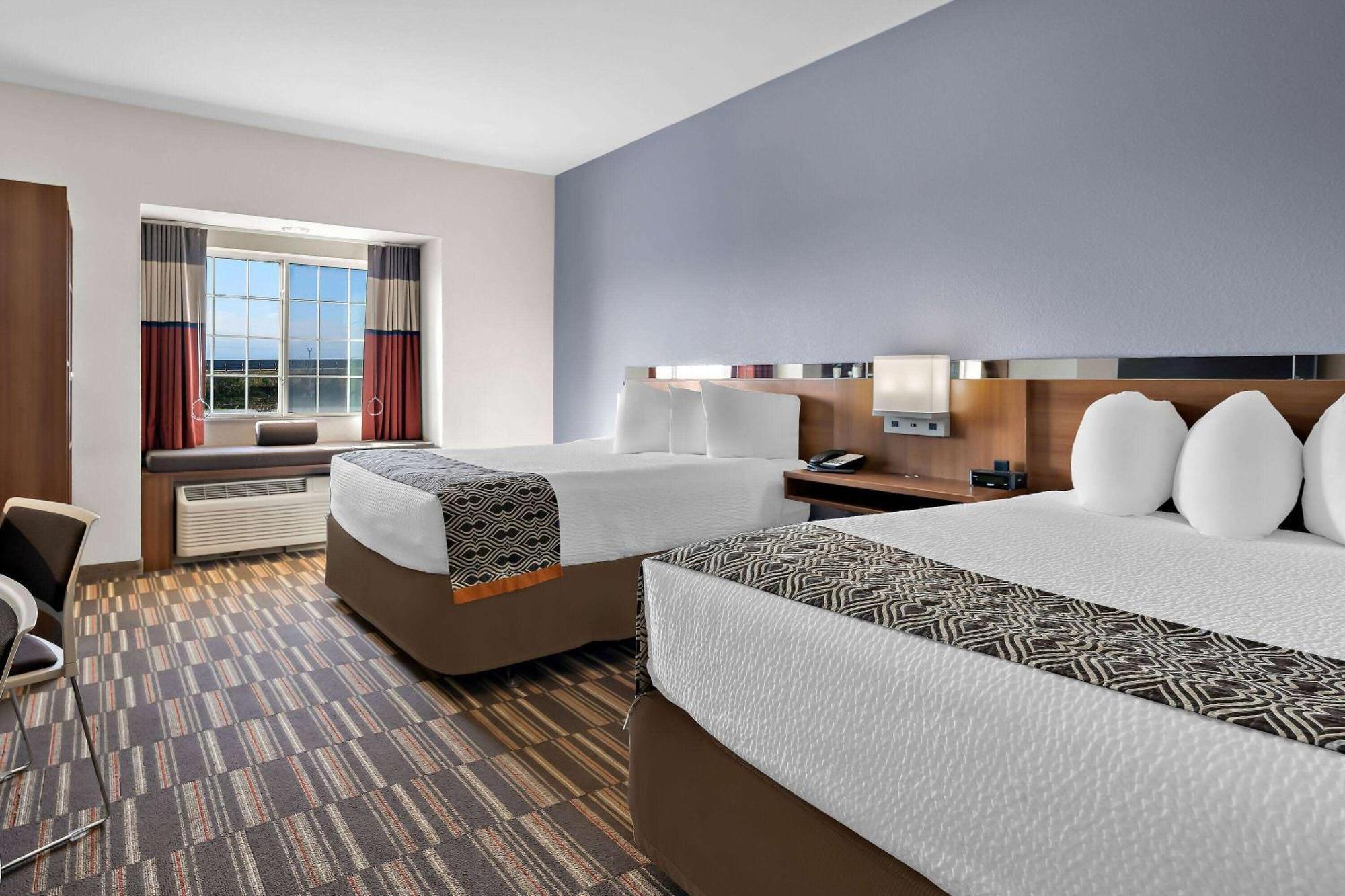 Hotel Microtel & By Wyndham 3*