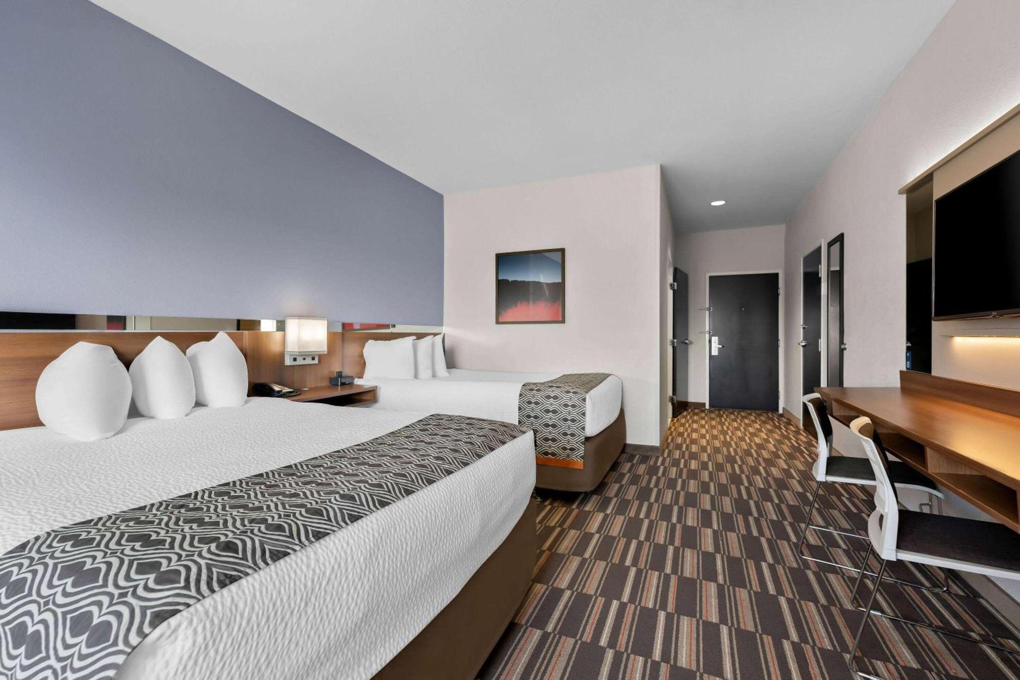 Microtel & By Wyndham 3*