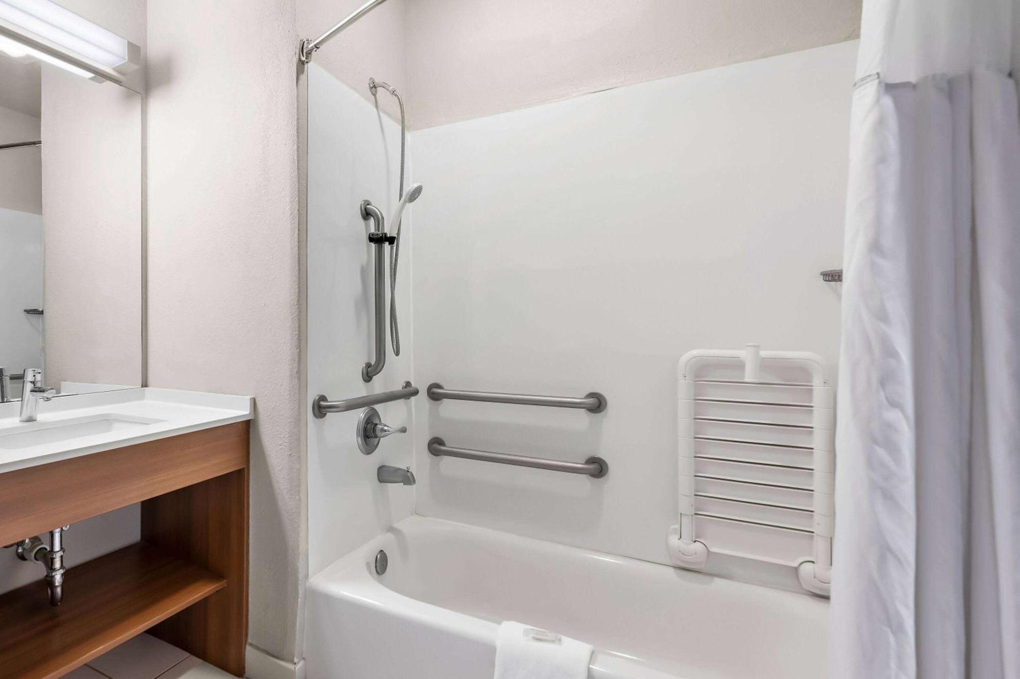 Microtel & By Wyndham Hotel