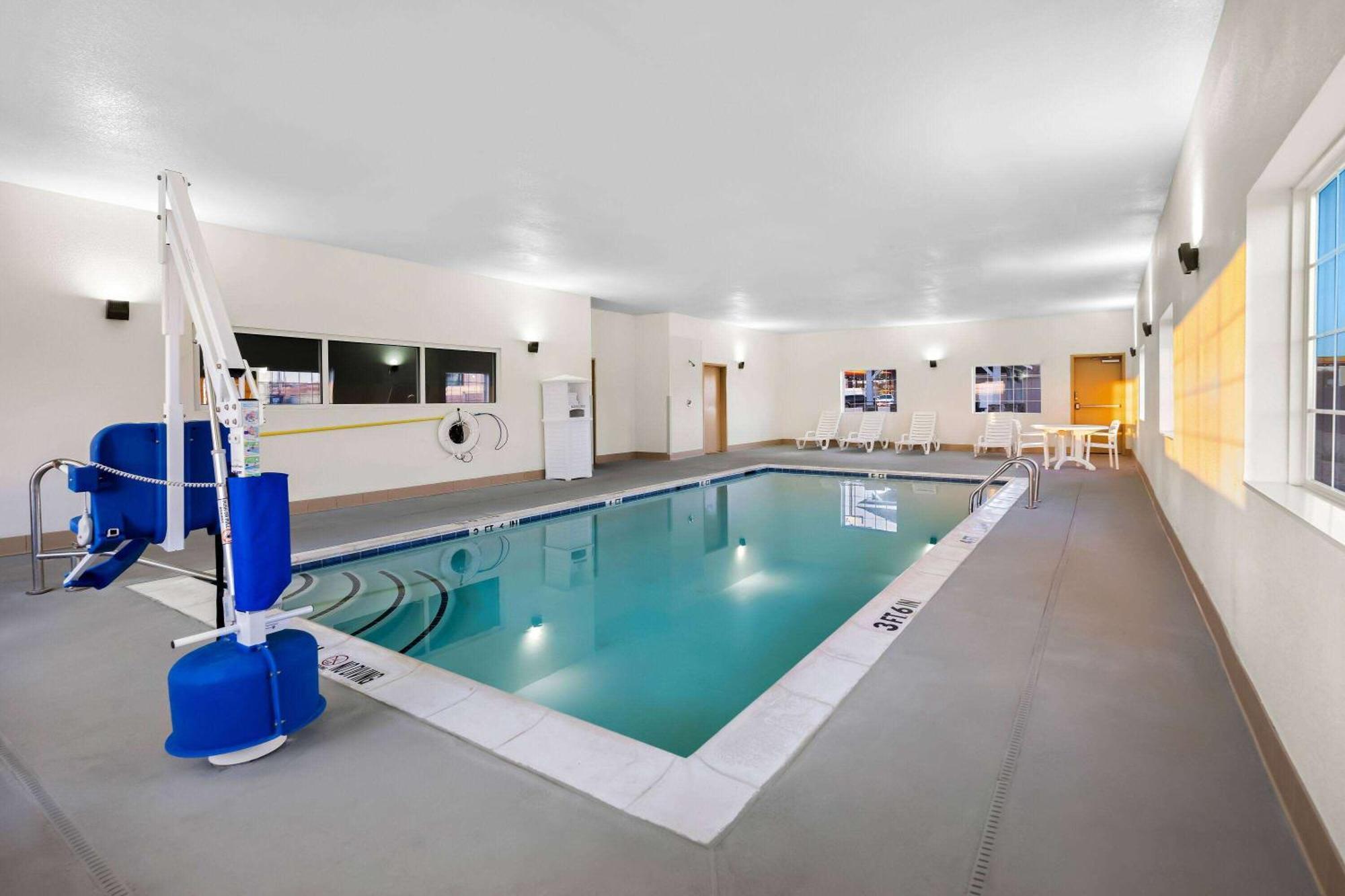 Hotel Microtel & By Wyndham 3*
