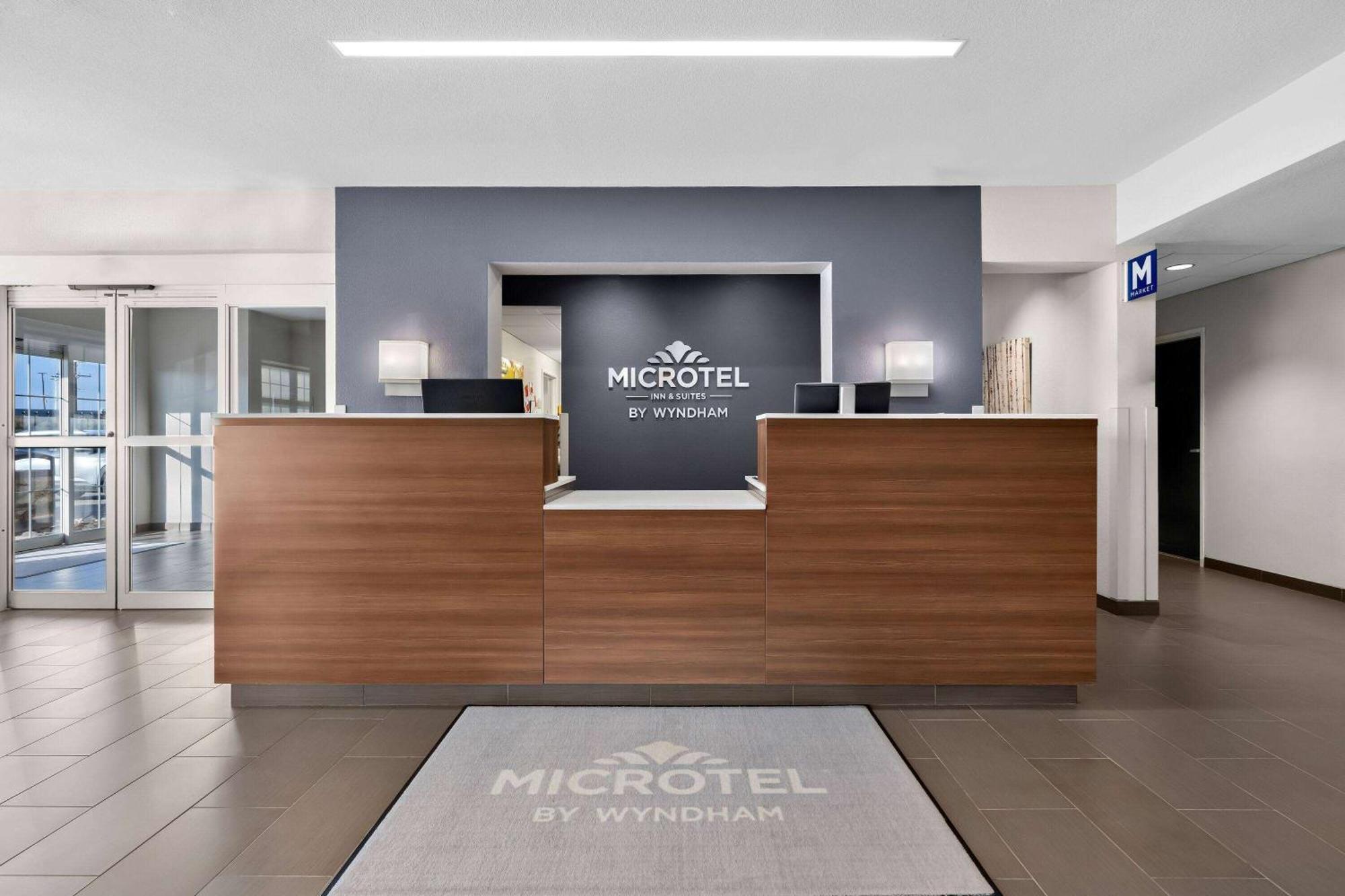 Microtel & By Wyndham 3*