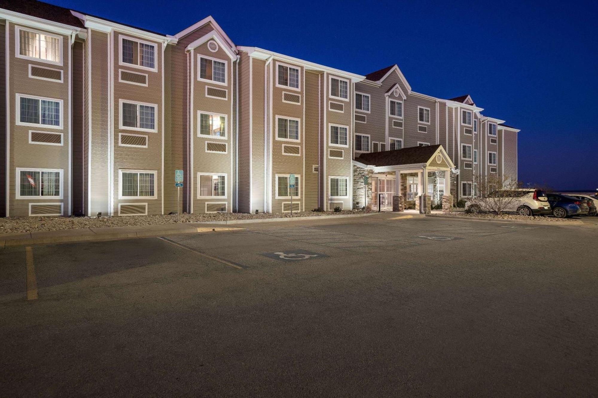 Microtel & By Wyndham 3*
